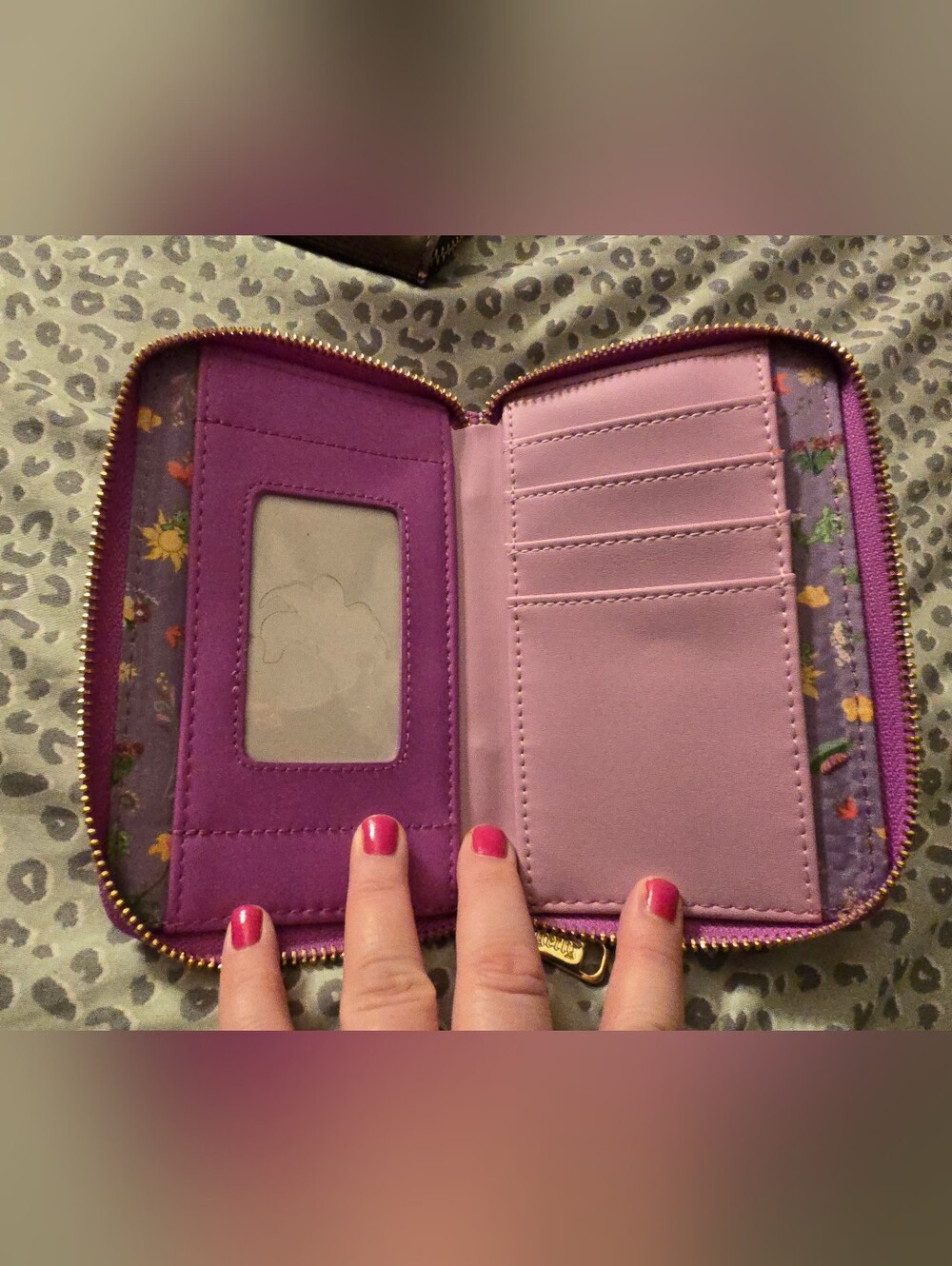 Rapunzel Emboidered wallet RARE - Picture 4 of 7